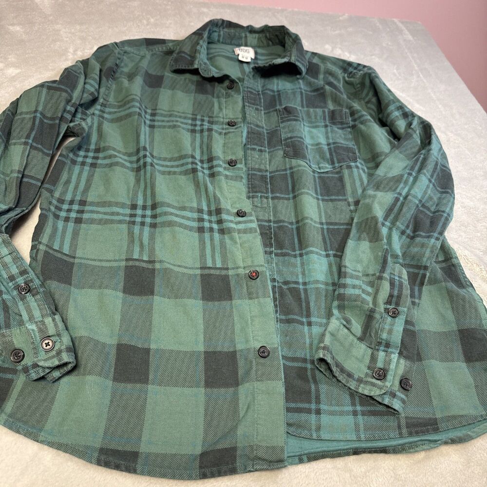 Urban Outfitters BDG Shirt Men M Green Black Plaid Pocket LS Button Up